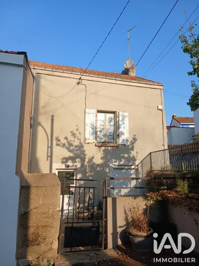 Village house in Indre (44610)