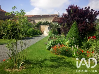 Maison de campagne à Haimps (17160)