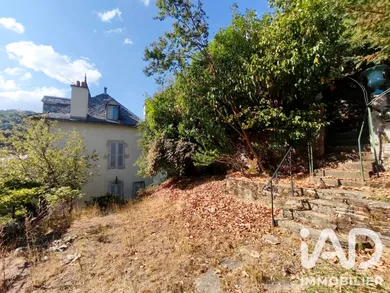 Maison d'architecte à Estaing (12190)