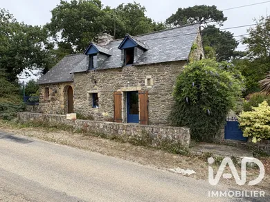 Maison à Pont-de-Buis-lès-Quimerch (29590)