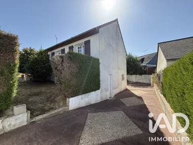 House in Château-Gontier (53200)