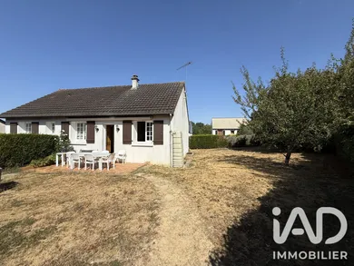 House in Château-Gontier (53200)
