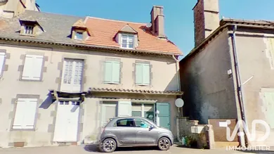 Maison de ville à Ally (15700)