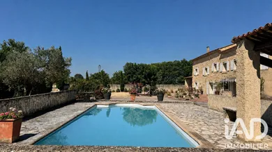 Maison de campagne à Le Thor (84250)