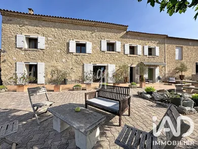Maison de campagne à Le Thor (84250)