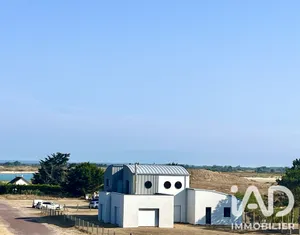 Architectural house in La Haye (50250)