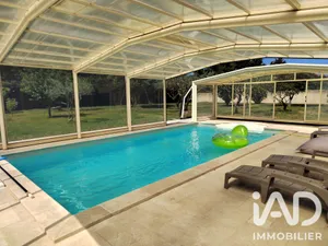 Farm in Camaret-sur-Aigues (84850)