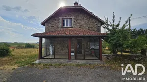 Maison de campagne à Almont-les-Junies (12300)