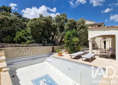 Maison à Villeneuve-lès-Avignon (30400)