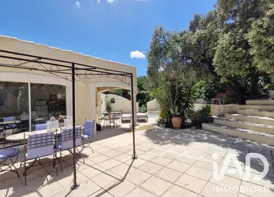 Maison à Villeneuve-lès-Avignon (30400)