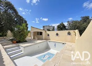 House in Villeneuve-lès-Avignon (30400)