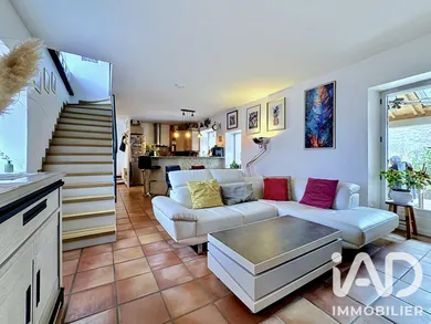 Maison traditionnelle à Andelu (78770)