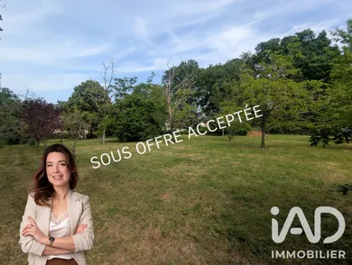 Terrain à bâtir à Esvres (37320)