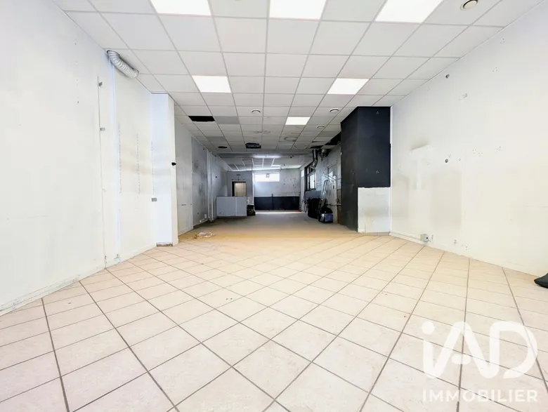 Murs commerciaux à Hagondange (57300) · 90 m² · 120 000 €