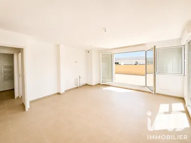 Apartment in Monteux (84170)