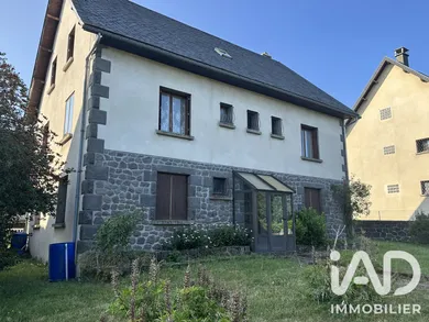 Townhouse in Besse-et-Saint-Anastaise (63610)