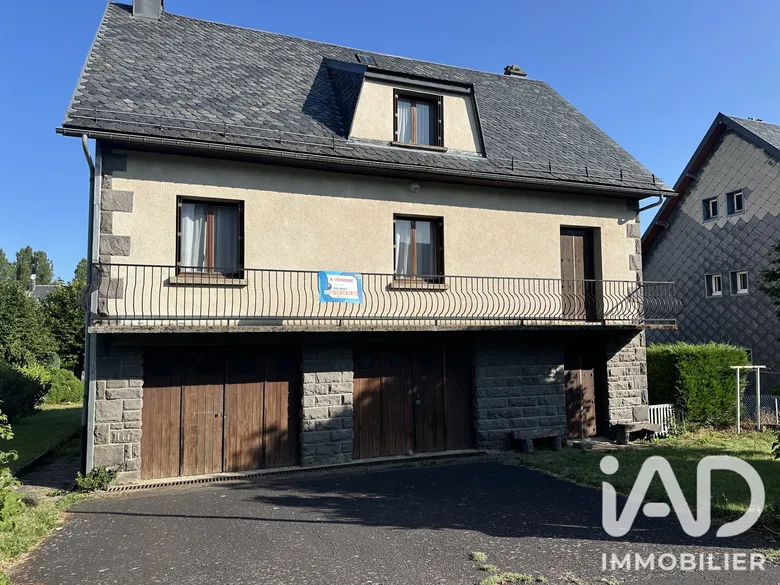 Maison 9 pièces 191 m² · à Besse-Et-Saint-Anastaise · 191 m² · 310 000 €