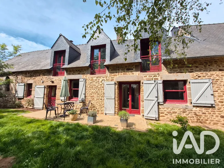 Maison 6 pièces 137 m² · à Lécousse · 137 m² · 397 500 €