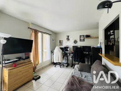 Apartment in Saint-Germain-lès-Corbeil (91250)