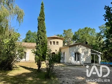 Traditional house in Ménesplet (24700)