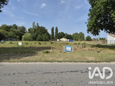 Terrain à bâtir à Braud-et-Saint-Louis (33820)