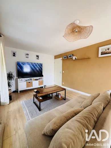 Apartment in Ambarès-et-Lagrave (33440)
