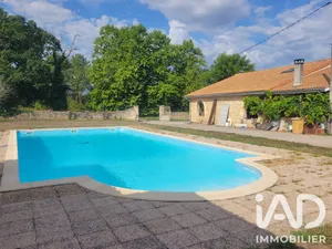 Domaine à Étauliers (33820)