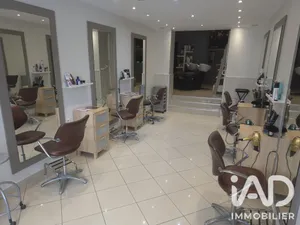 Beauty, Hairdressing in Saint-Maximin-la-Sainte-Baume (83470)