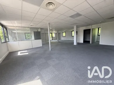 Office in Chartres-de-Bretagne (35131)