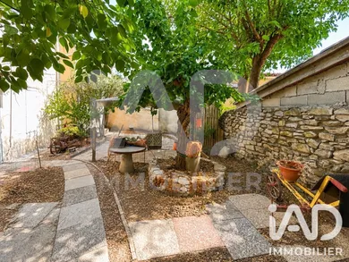 Townhouse in Cannes-et-Clairan (30260)
