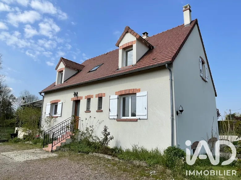 Maison 8 pièces 150 m² · à Mézières-lez-Cléry · 150 m² · 339 000 €