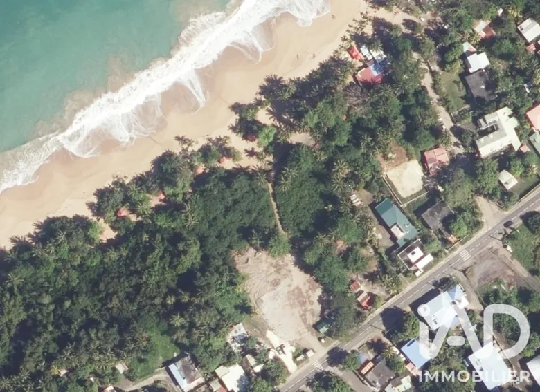 Terrain à Deshaies (97126) · 350 000 €