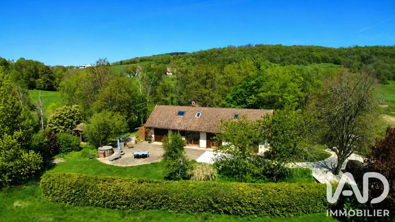 Maison 6 pièces 146 m² · à Saint-Genix-les-Villages · 146 m² · 349 000 €