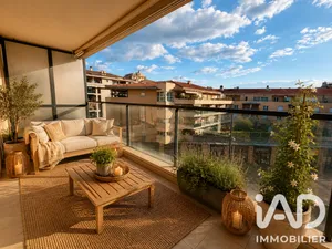 Apartment in Aix-en-Provence (13100)