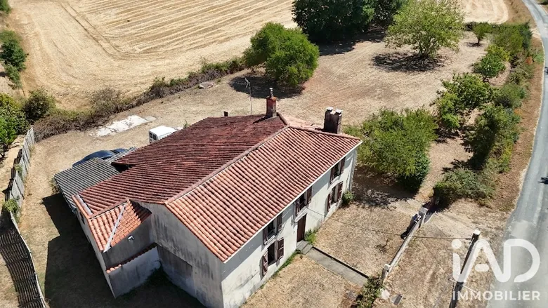 Maison 5 pièces 155 m² · à Bournezeau · 155 m² · 139 500 €
