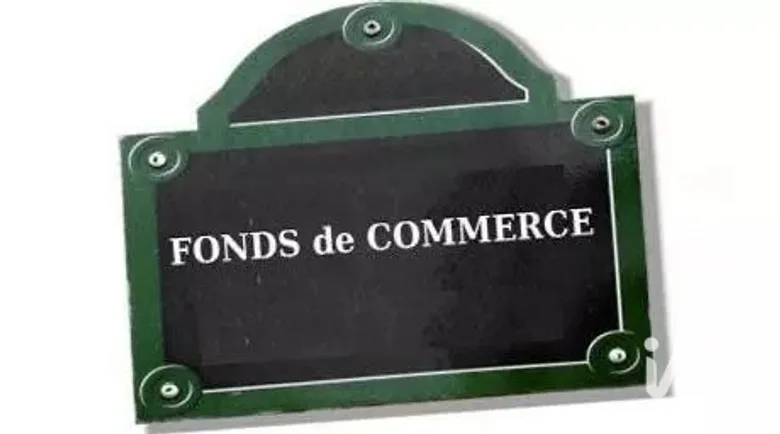 Chaussure, Cuir​ à Mandelieu-la-Napoule (06210) · 50 m² · 45 000 €