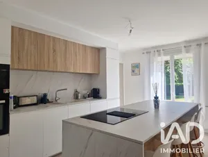 House in Vue (44640)