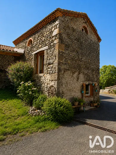 Maison de campagne à Couteuges (43230)