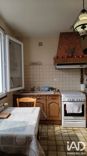 Maison à Paray-le-Frésil (03230)