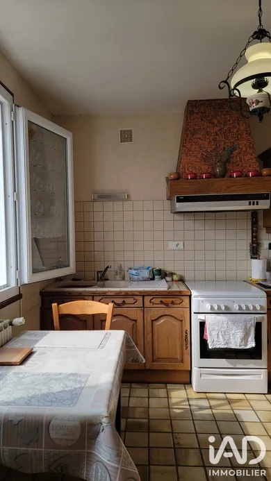 Maison à Paray-le-Frésil (03230)