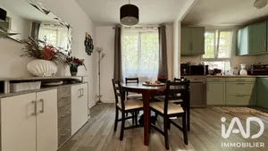 Apartment in Sainte-Geneviève-des-Bois (91700)