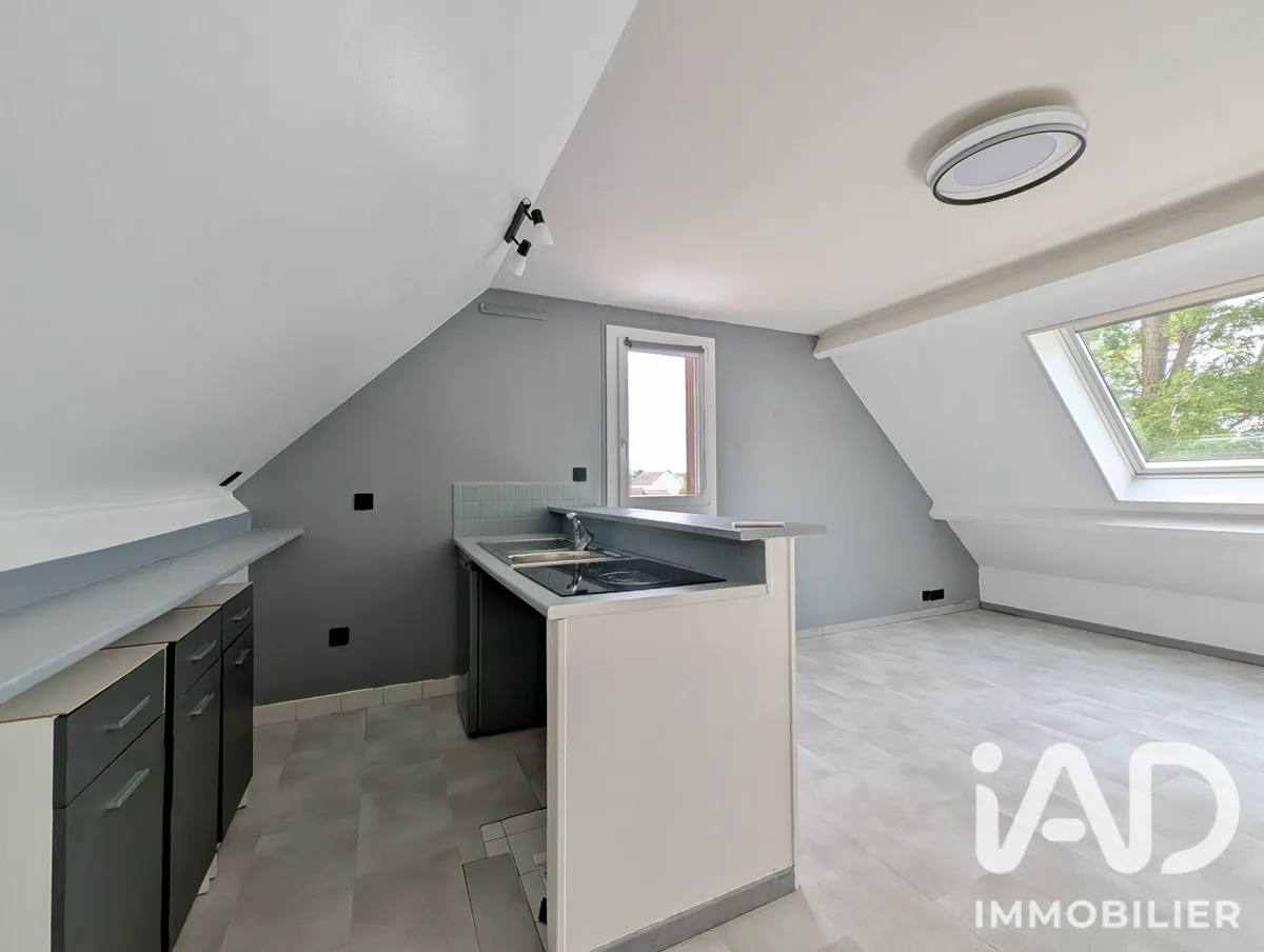 Chambre de l'appartement rénové à Corbreuse