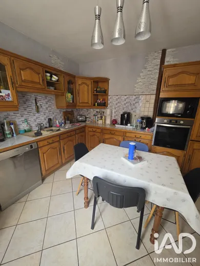 Maison de village à Mareuil-le-Port (51700)