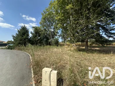 Building plot in Saint-Martin-de-Hinx (40390)