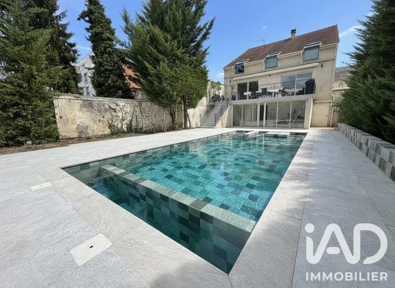 Maison 6 pièces 180 m² · à Meaux · 180 m² · 599 900 €