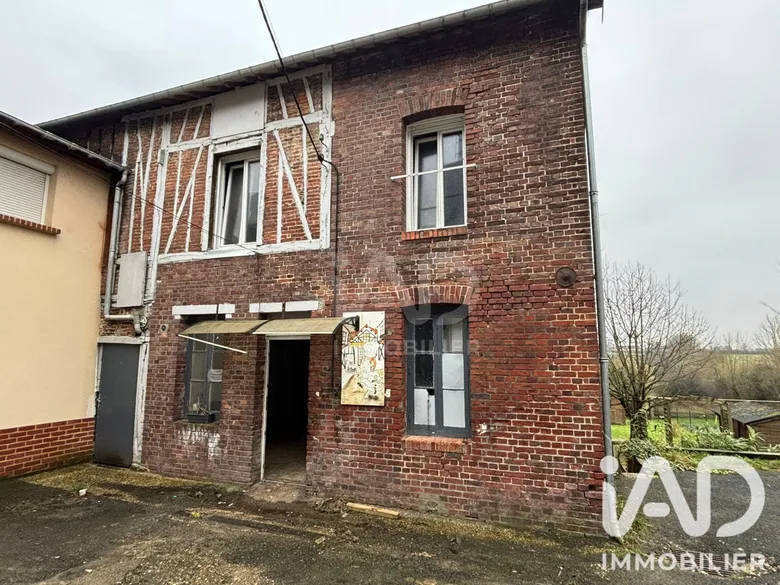 Immeuble 150 m² · à Forges-les-Eaux · 150 m² · 71 000 €