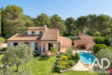 Maison traditionnelle à La Motte-d'Aigues (84240)