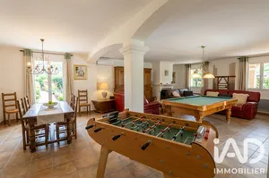 House in Grambois (84240)
