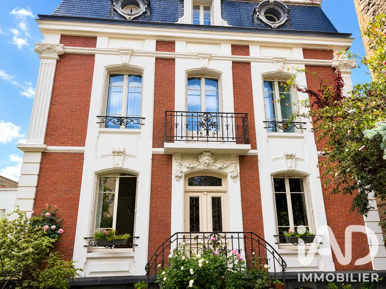 Maison 13 pièces 300 m² · à Clermont-Ferrand · 300 m² · 825 000 €