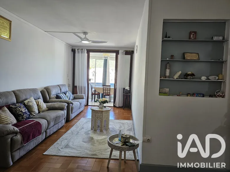 Appartement 3 pièces 83 m² · à Saint-Denis · 83 m² · 240 000 €